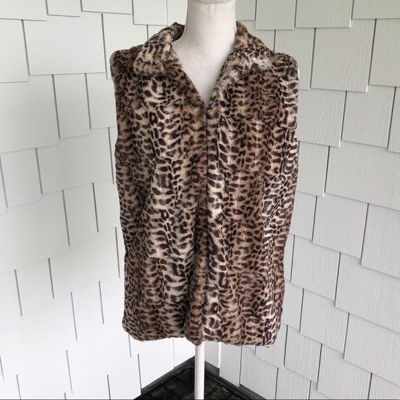 AQUA Women's Brown/Tan Leopard Print Hook and Eye Closure Faux Fur Vest sz OS - Picture 1 of 5